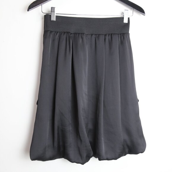 H&M High-Waisted Voluminous Ruffle Detailed Black Mini Elastic Skirt Size 4 - Picture 5 of 6